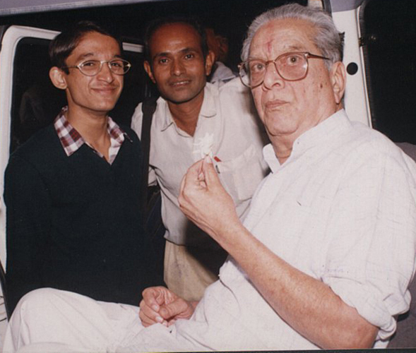 Prasanna with actor Dr. Shreeram Lagu during begining days of his journey in journalism.